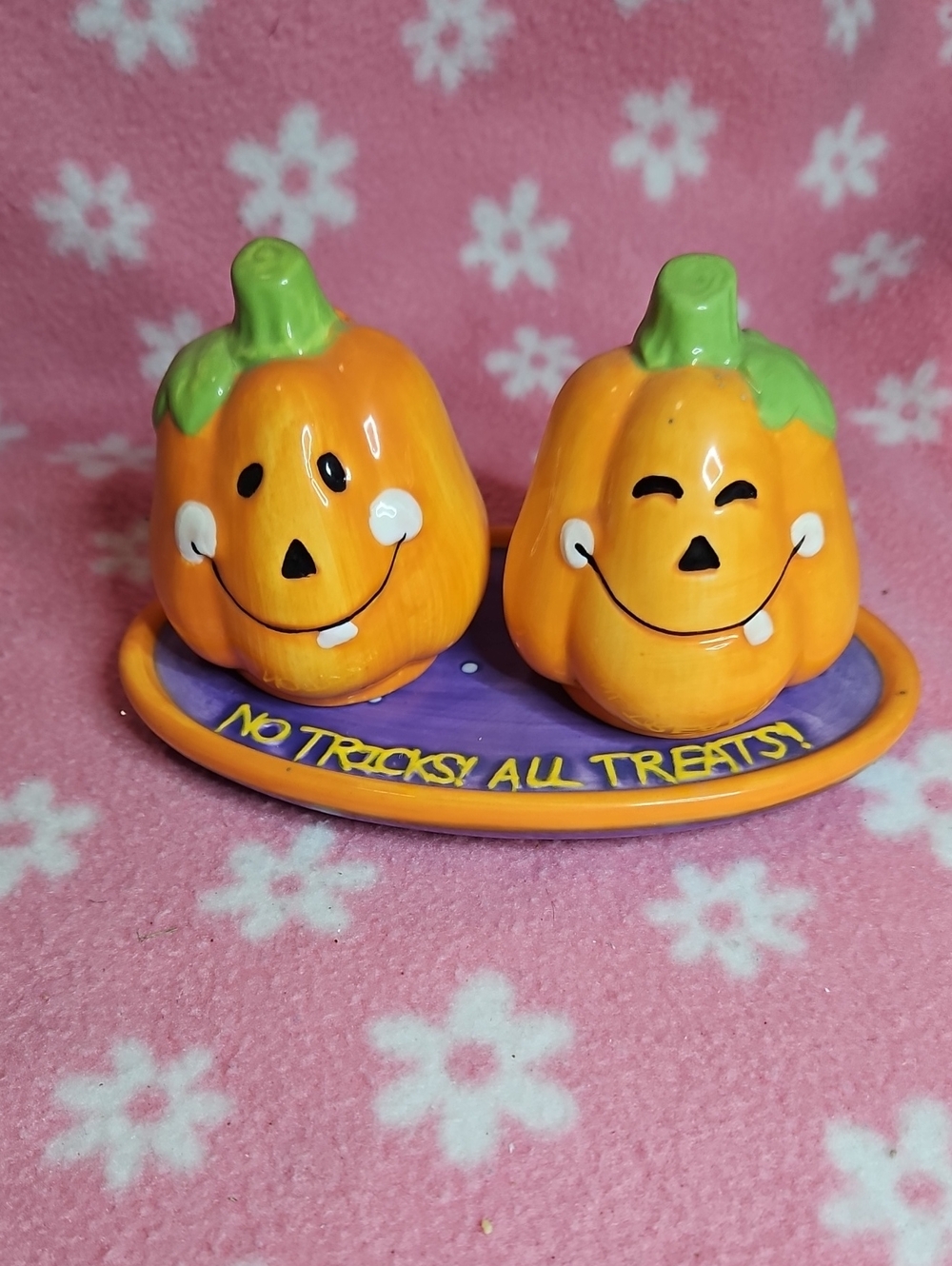 Orange Pumpkin Salt & Pepper Shakers Set - Decor